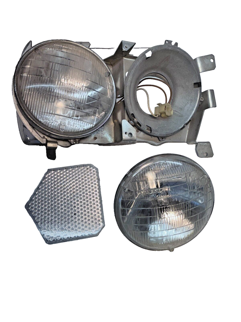 OEM 1972 - 1985 Mercedes R107 380SL 380SLC RH Headlight 1305233056 C9-7