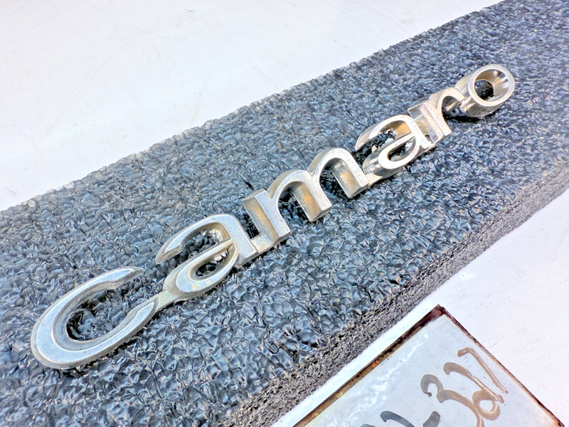 Vintage ORIGINAL 1967 Chevrolet Camaro Fender Emblem Vintage 3903477 B32-327