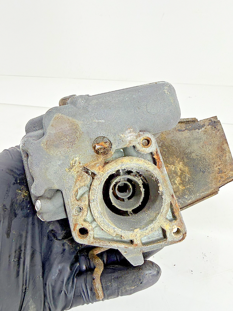 Carter YF 1657 Carburetor Parts Jeep CJ5 F134 Body & Bowl 0-944 Horn Damage H-16