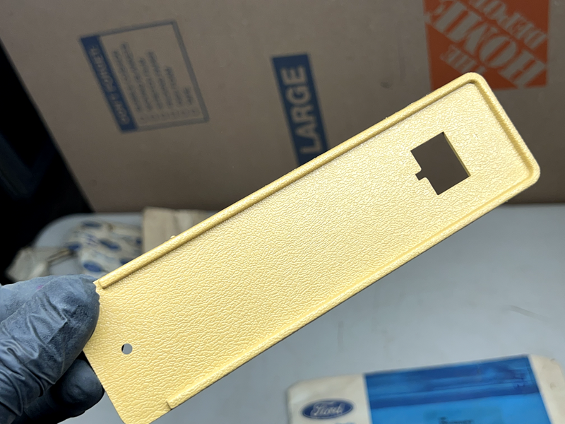 NOS 1979 - 1991 Ford Country Squire Door Lock Bezel D9AZ-5424142-B B31-172