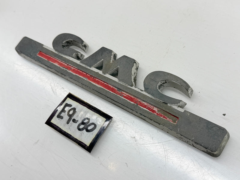 OEM 1947 - 1954 GMC TRUCKHOOD SIDE EMBLEM NAME PLATE 2223966 E9-80