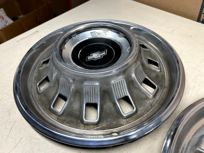 1967 Chevrolet Pair 14" HUBCAP Wheel Cover Biscayne IMPALA CAPRICE 67 B40-6