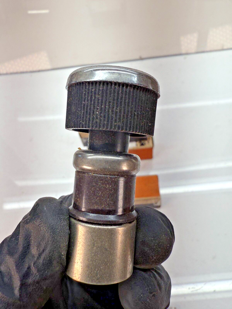 (1) NOS Rochester 1967 BUICK SKYLARK GRAN SPORT GS CIGARETTE LIGHTER 67 C20-16