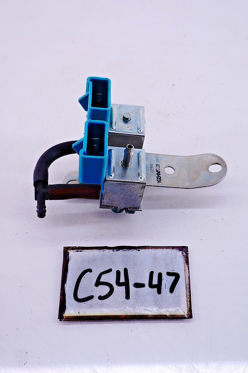 NOS 1980 - 1982 Ford LTD Crown Vic Lincoln 5.0 EGR SOLENOID VACUUM VALVE C54-47