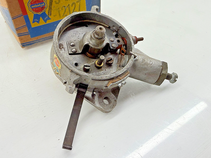 NOS 1946 1947 1948 Ford MERCURY 6-CYLINDER G-Series DISTRIBUTOR 5GA-12127 C51-8