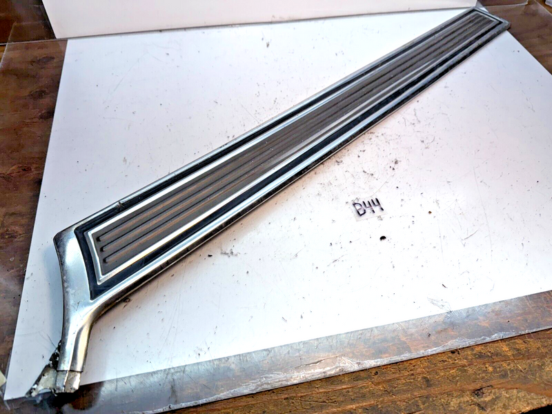 1972 Ford Gran Torino Sport Right Rear Quarter Panel Trim 72 B44-6