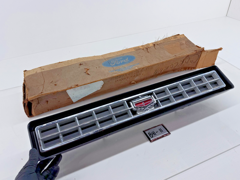 NOS 1972 Mercury Marquis Brougham Taillight Panel Trim Emblem D2MB-17224A B41-11