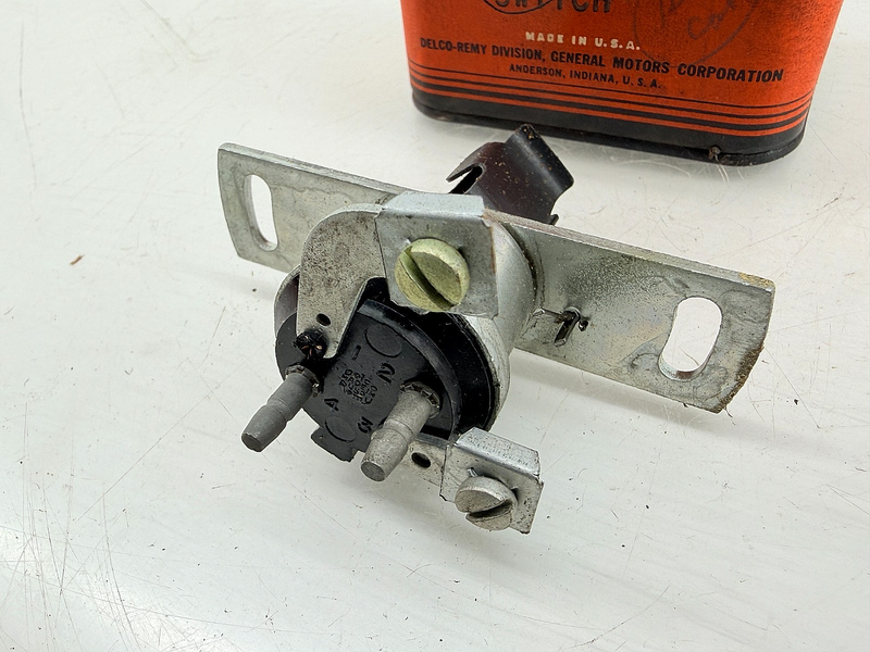 NOS 1950 - 1954 CHEVROLET BACK UP SWITCH AUTOMATIC TRANSMISSION 1997865 C71-35