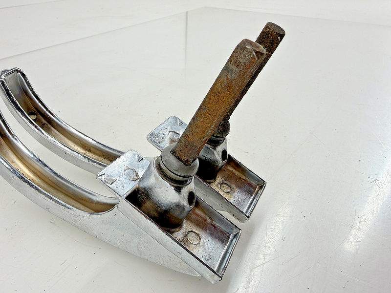 Vintage 1942 - 1947 FORD PASSENGER CAR PAIR OUTSIDE DOOR HANDLES C67-4