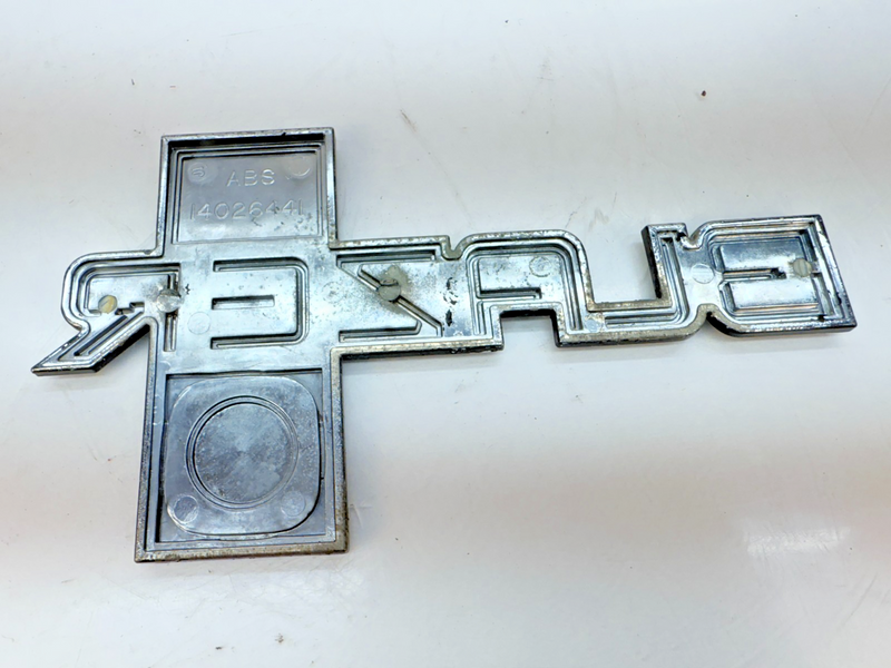 OEM 1981 - 1988 Chevy K5 Blazer Fender Emblem 14026441 1982 1982 1984 1985 E6-97