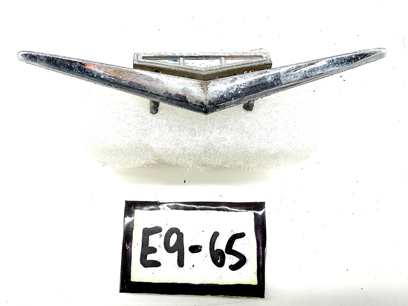 OEM 1962 1963 1964 Chevrolet IMPALA Chrome V Fender Emblem 3791999 E9-65