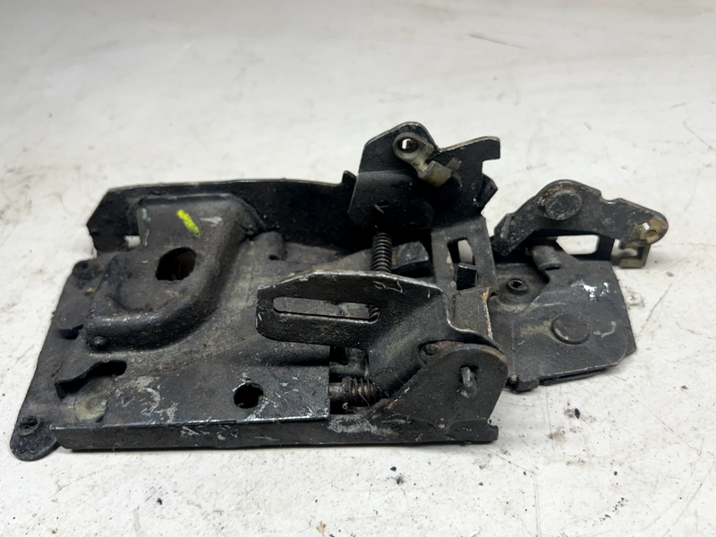 OEM 73-87 CHEVY GMC TRUCK SUBURBAN LH DOOR LATCH SYSTEM K5 C10 K10 U1A-B19-1