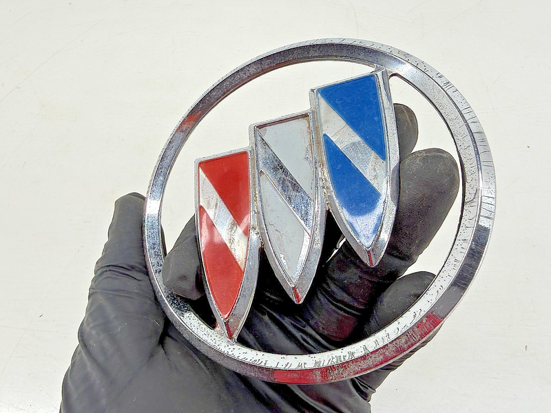 OEM 1987 1988 1989 BUICK SKYHAWK FRONT GRILLE EMBLEM BADGE 25523682 E7-129