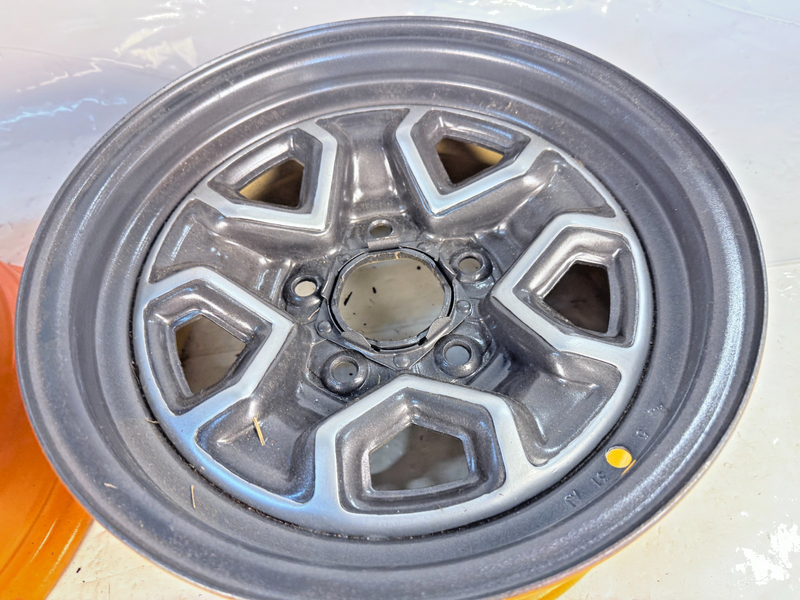 OEM 1982 - 1993 GM S10 4x2 Steel Rally Wheel 14x6 Styled 14077046 U38-1