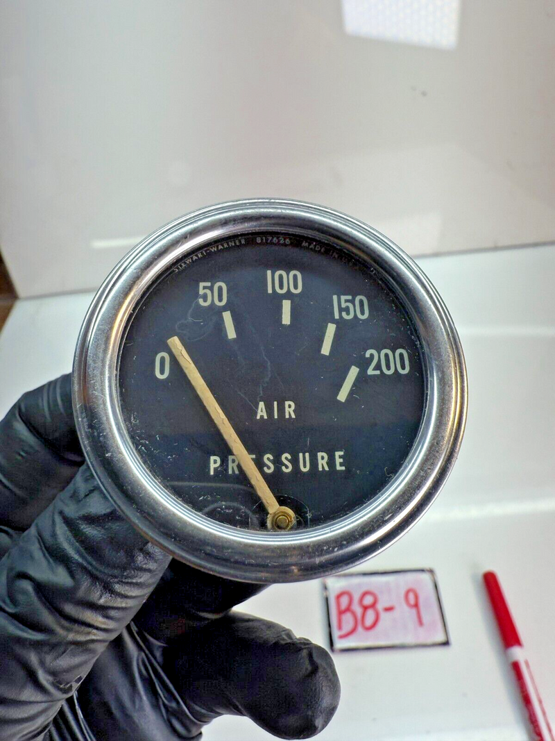 VINTAGE OEM STEWART WARNER AIR PRESSURE GAUGE 0 - 200 LB PSI 817626 B8-9
