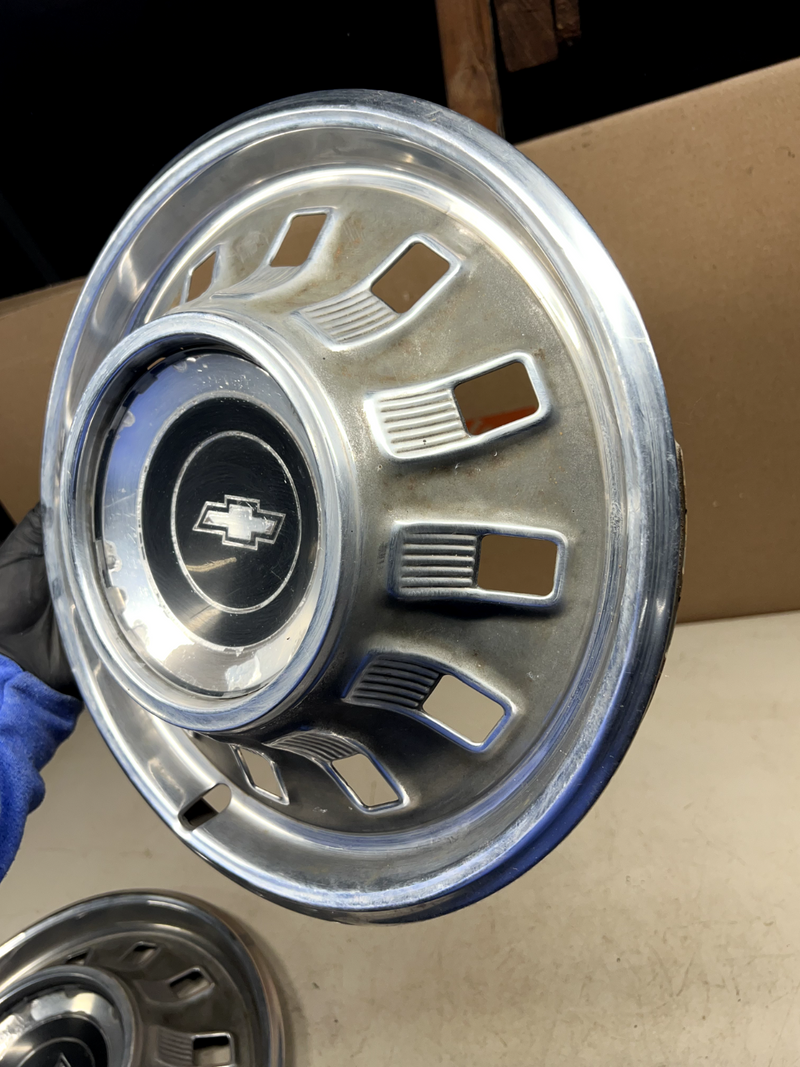 1967 Chevrolet Pair 14" HUBCAP Wheel Cover Biscayne IMPALA CAPRICE 67 B40-6
