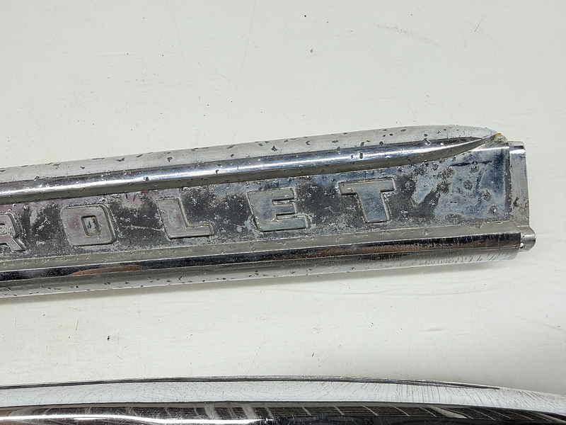 OEM 1955 1956 Chevrolet 4400 PAIR Front Fender Spears 3726805 / 3726753 C66-20