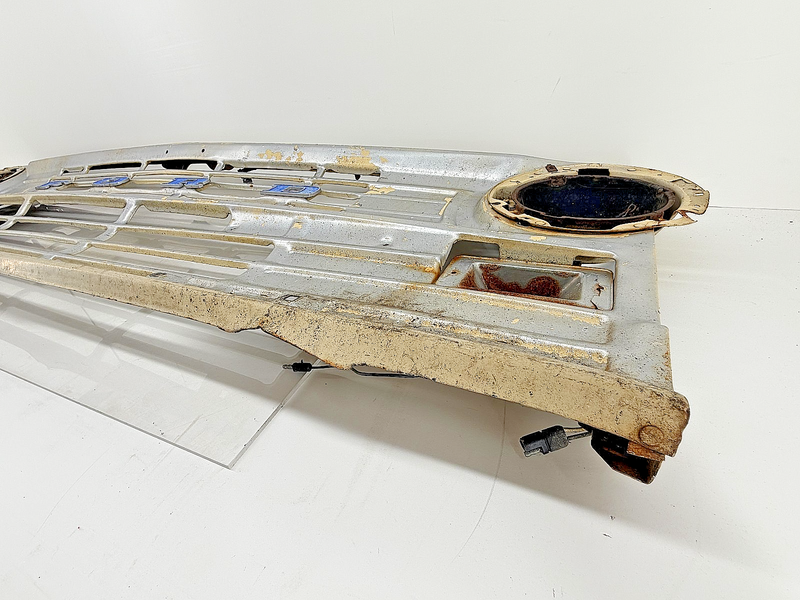 Original 1971 1972 1973 Ford Econoline Van Front Grille U5B-112
