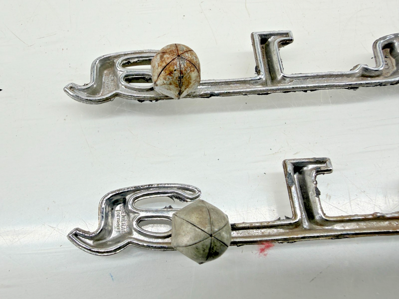 OEM 1967 CHEVROLET IMPALA Fender Badge Emblems Pair E9-60