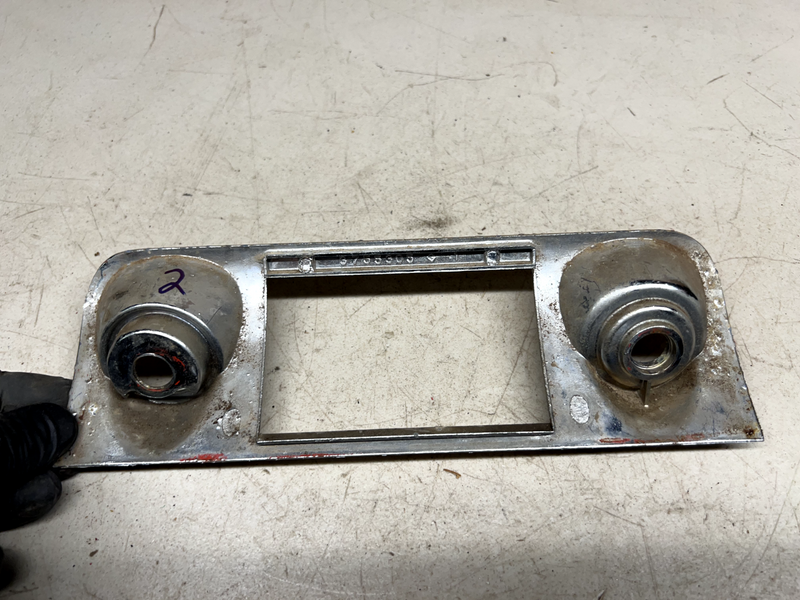 1959 1960 Chevy Impala GM Chrome Radio Face Plate Trim Bezel 3755305 B22-2