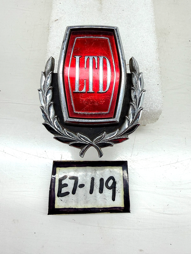 OEM 1973 1974 1975 Ford LTD Galaxie Front Grille Emblem D3AB-8B369-AC E7-119