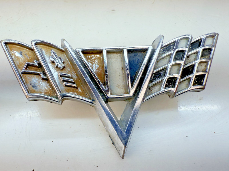 OEM GM Pair 1964 1965 1966 1967 Chevy V Flag Front Fender Emblem 3840318 E6-18