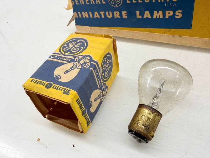 (8) VINTAGE NOS GE AUTOMOTIVE LIGHT BULBS # 1196 C66-5