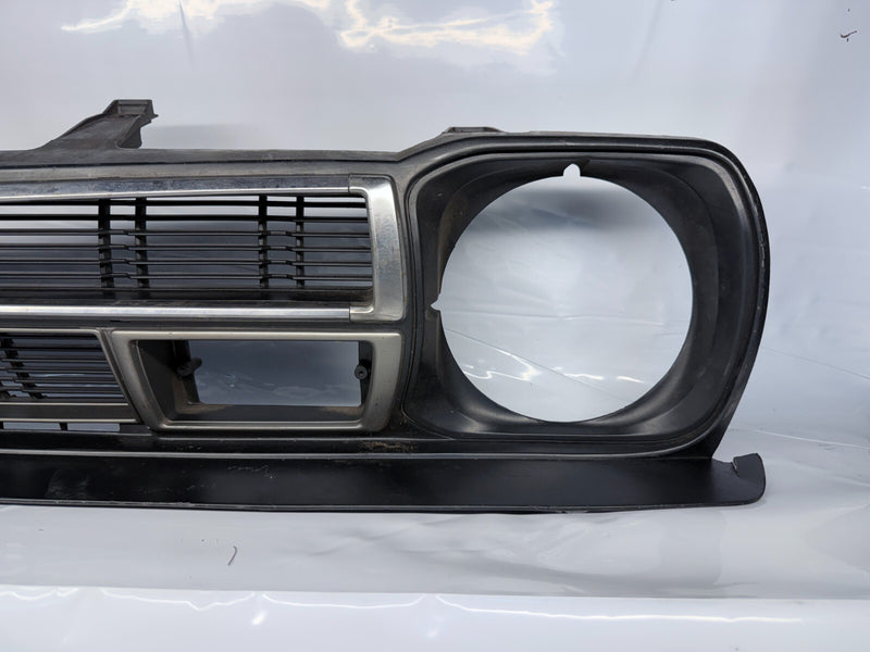 OEM 78 79 80 1978 1979 1980 DATSUN 210 Front Grille Grill *NICE SHAPE* U5B-13