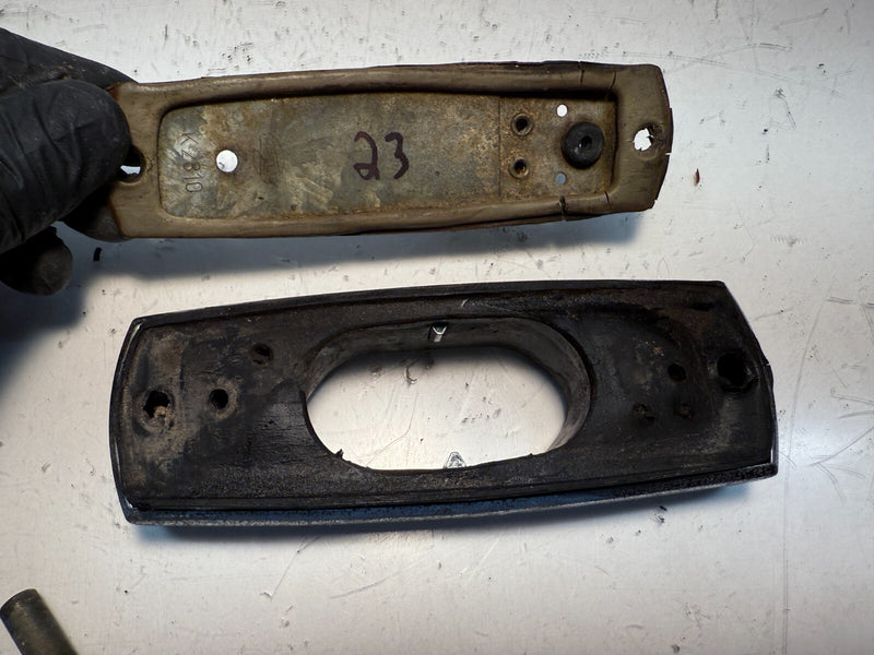 OEM Mercedes-Benz Hella K2810 Rear License Plate Light Assembly CHROME C8-23