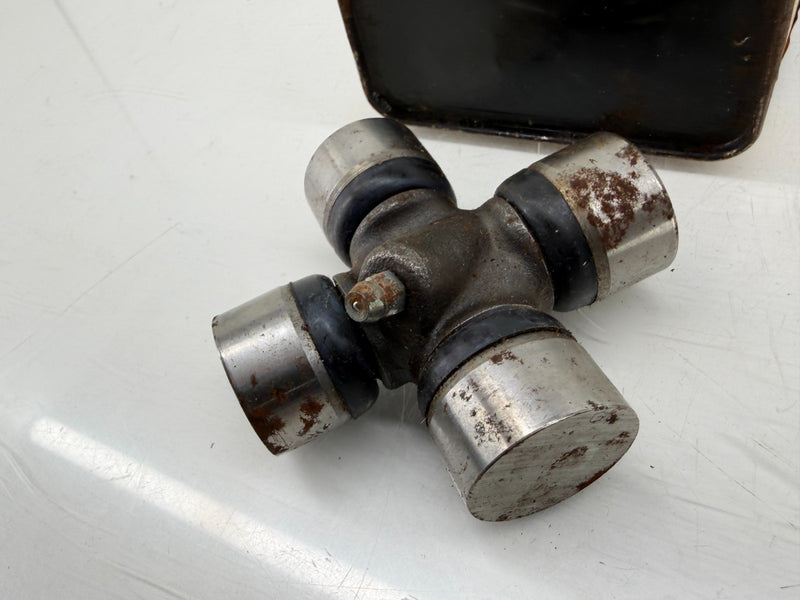 NOS 1963 - 1965 FORD MUSTANG FAIRLANE UNIVERSAL JOINT KIT HIPO C3AZ-4635C C62-24
