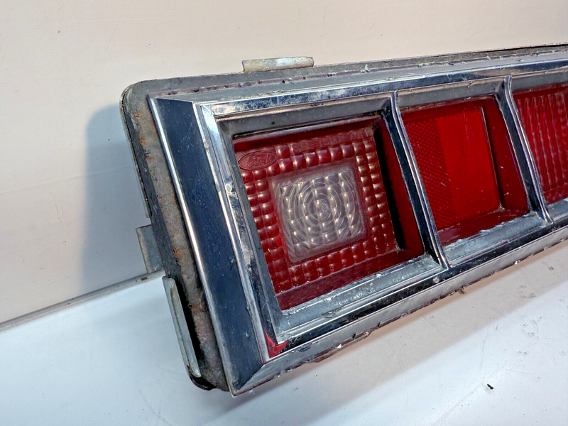 OEM Passenger Right Tail Light 1970 1971 FORD TORINO SAE-TS1AR-70FE B43-3