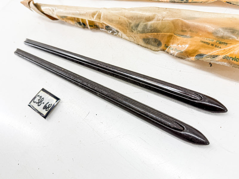 NOS 1973 FORD TORINO FRONT FENDER MOLDING TRIM PAIR D3OZ-16003-B C38-68