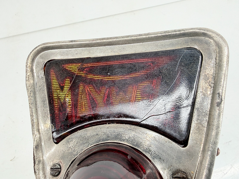 Original 1921 - 1925 Maxwell Automobile / Chrysler Tail Light Logo Lens Beehive
