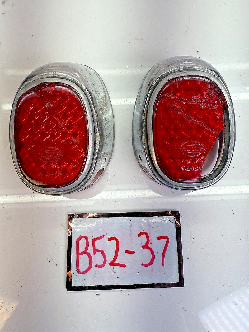 Vintage PAIR Hella Glass Marker Fender Lights Housings Harley Automobile B52-37