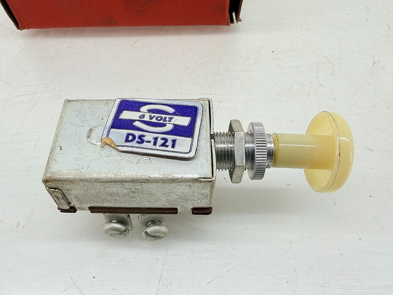 NOS Standard DS-121 Headlight Push Pull Switch 5  SCREW TERM  6V C71-43