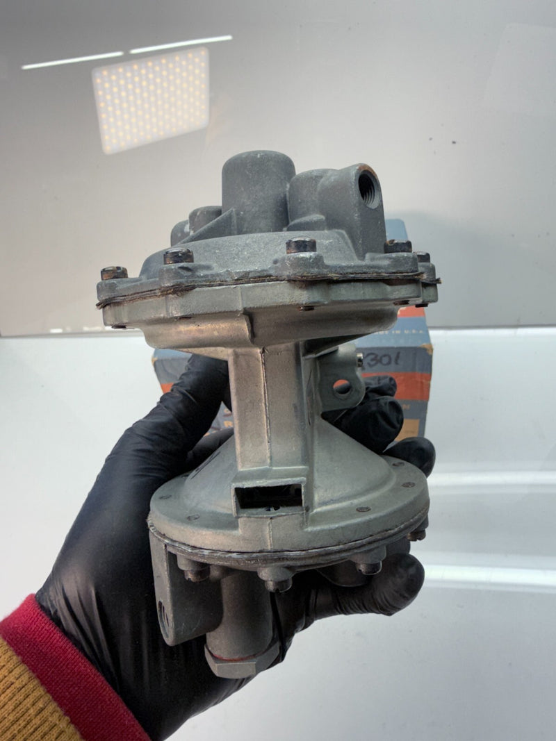 NORS AC Nash Ambassador 6 Cyl. 1955 Mechanical Fuel Pump 4301 55 F-57