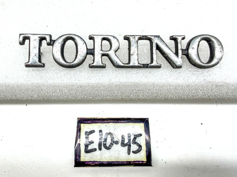 OEM 1972 FORD GRAN TORINO FENDER EMBLEM D2OB-16098-DA E10-45