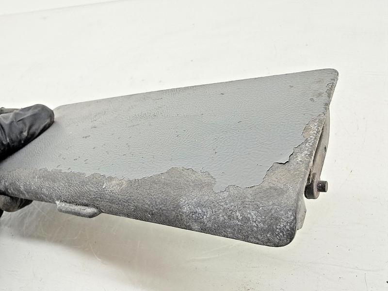 OEM 1987 - 1989 Ford Mustang Console Ashtray Lid Grey E7ZB-61048A04-AWA C65-5