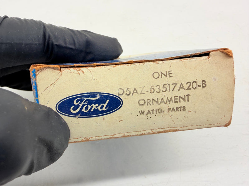 NOS 1975 1976 1977 FORD LTD Roof Side Emblem Ornament D5AZ-53517A20-B C56-30
