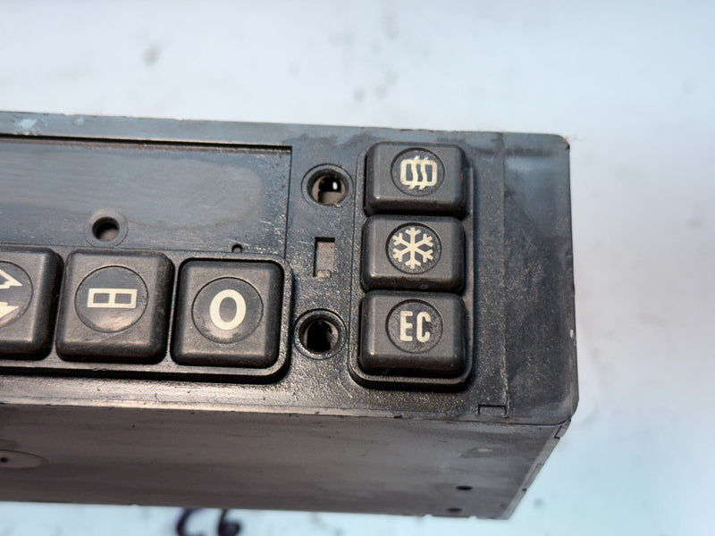 Mercedes W201 Push Button Climate Control Unit 2018300385 201 830 03 85 C6-15
