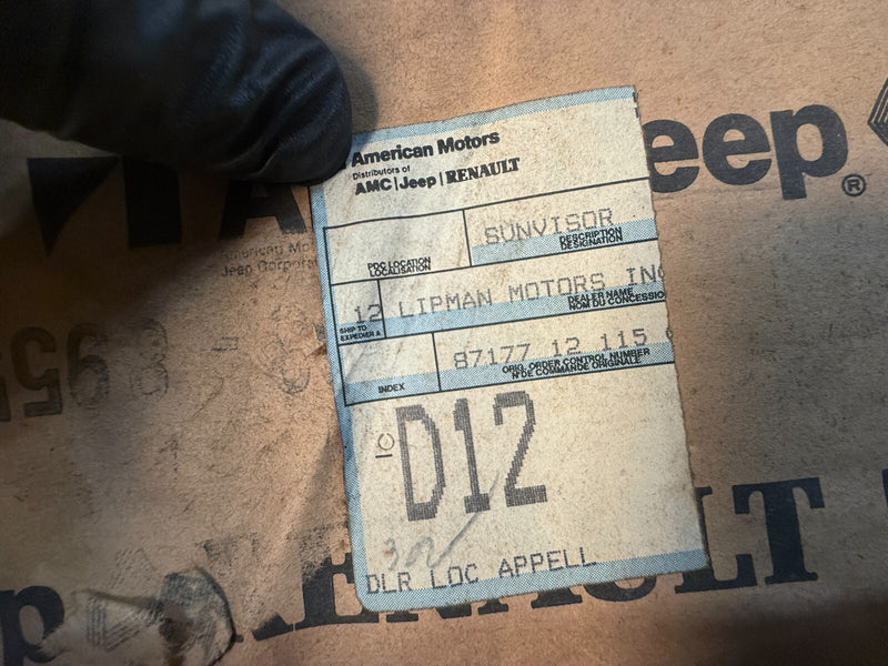 NOS OEM Renault Cherokee Sun Visor Shade 8955011920 B7-22