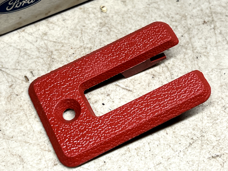 NOS FORD D7FZ 6262672 1974-80 MUSTANG SEAT BACK RELEASE HANDLE BEZEL RED B28-41