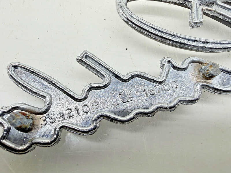 OEM 1975 - 1979 Chrysler Cordoba Glove Box Door Name Plate 3832109-18700 E9-19