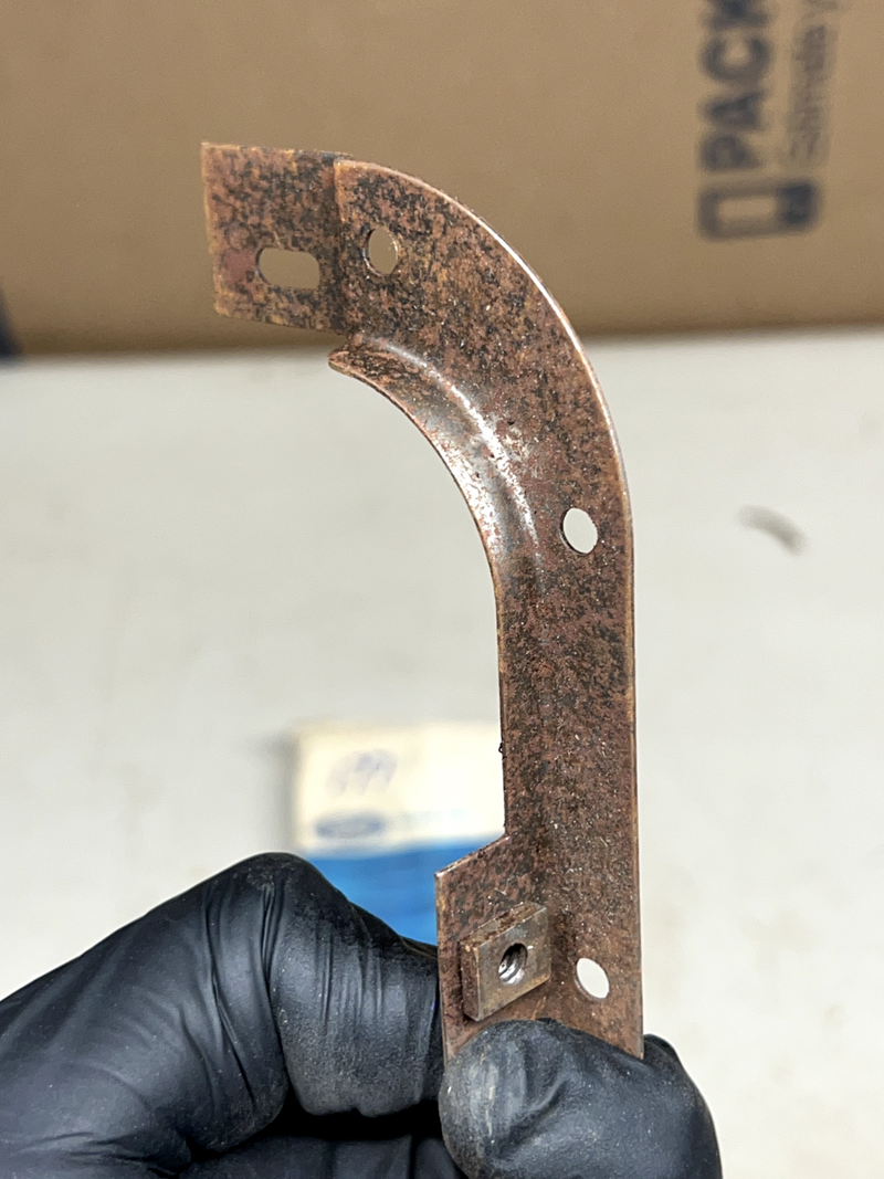 NOS 78-96 FORD BRONCO CENTER FLOOR CONSOLE GLOVE BOX DOOR REINFORCEMENT B31-177