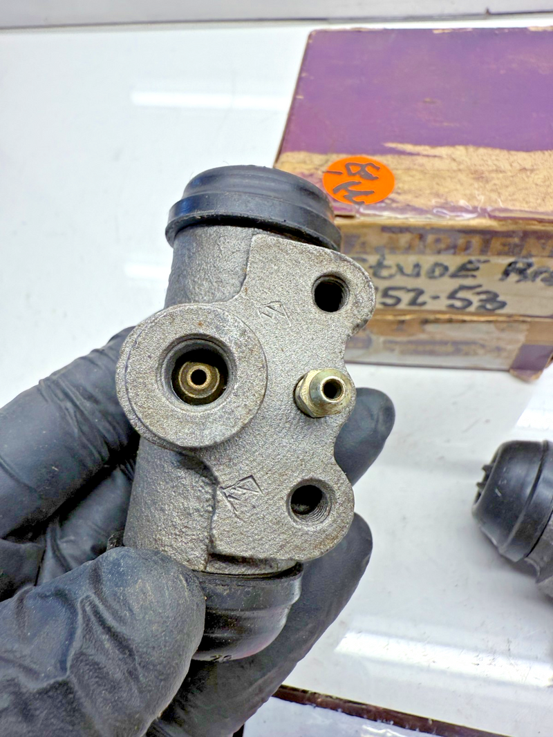 NOS Wagner Lockheed Rear Wheel Brake Cylinders Pair Studebaker 1952–1953 B53-15