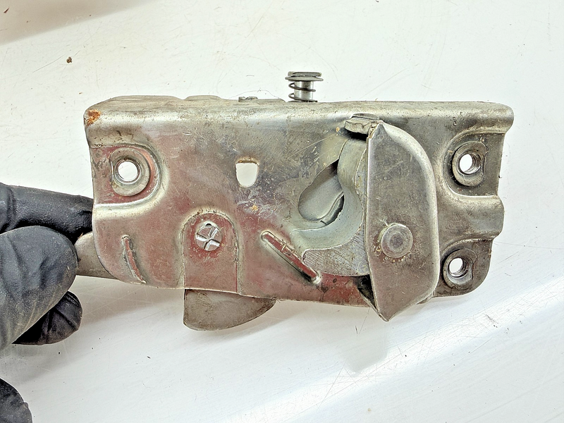 NOS 1952 - 1955 Chevrolet Front Door Lock Set LH RH GM 3698813 3698814 C70-7