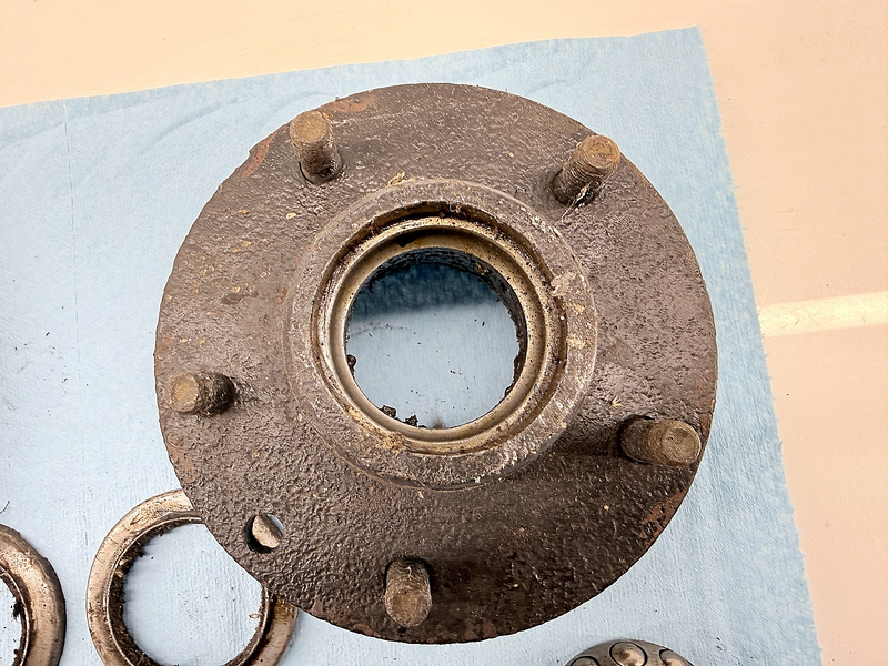 OEM 1958 - 1964 Chevrolet Impala Pair of Front Wheel Bearing Hub Housing C47-35