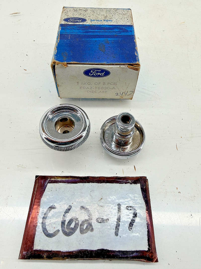 NOS 1980 - 1984 FORD THUNDERBIRD OUTER RADIO KNOBS E0AZ-18830-A C62-17