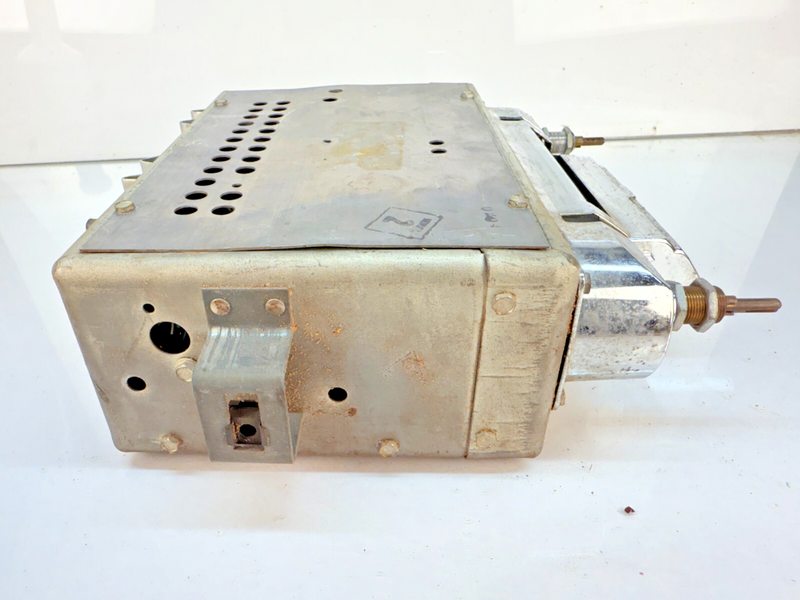 OEM 1959 - 1960 CHEVROLET IMPALA BELAIR BISCAYNE AM RADIO 59 60 B68-3
