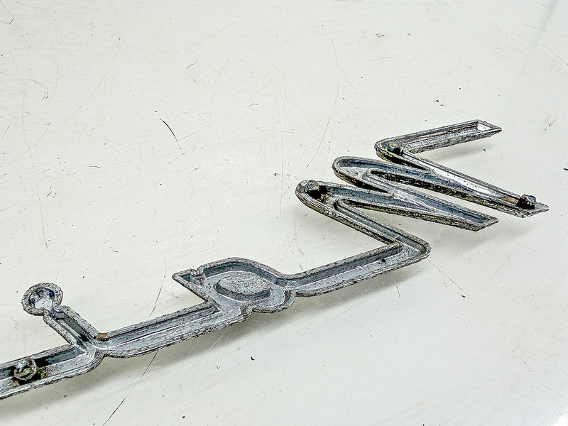 Vintage 1952 1953 1954 1955 1956 FORD MAINLINE SCRIPT EMBLEM BM-16098-D E10-23